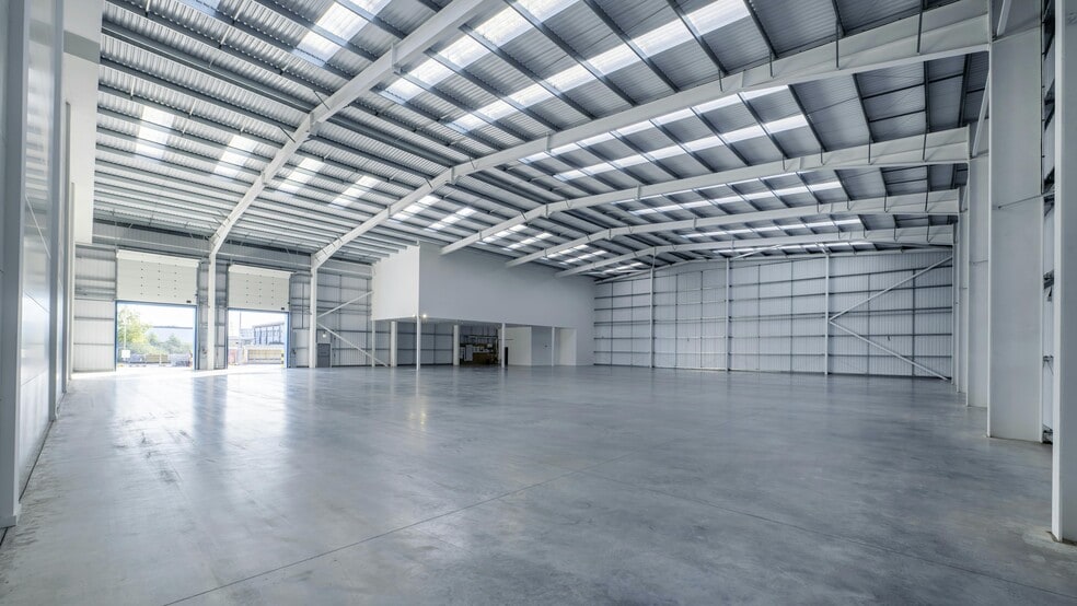 1 Atlantic St, Altrincham to rent - Building Photo - Image 3 of 7