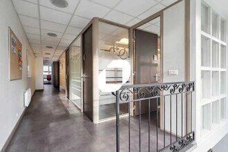 Office in Enghien-les-Bains to rent Interior Photo- Image 2 of 4