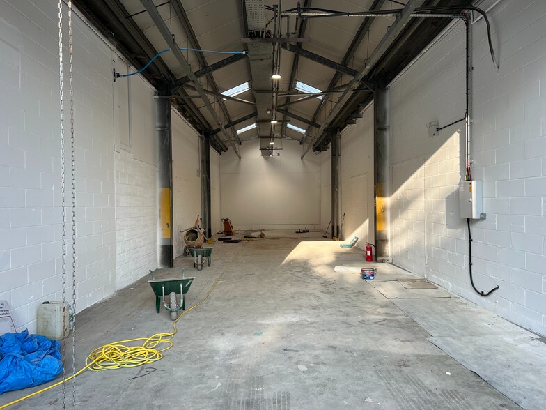 Winterpick Business Park, Hurstpierpoint Rd, Henfield to rent - Interior Photo - Image 3 of 6