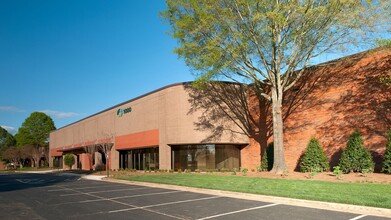 1000 Northbrook Pky, Suwanee, GA for rent Building Photo- Image 1 of 7