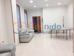 Office / Retail in Segovia, Segovia to rent Interior Photo- Image 1 of 3