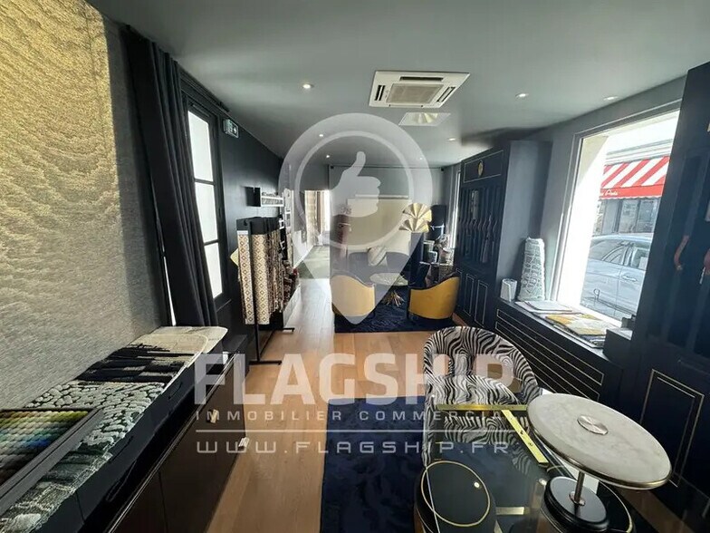 Retail in Paris to rent - Building Photo - Image 3 of 9