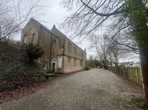 Station Rd, Clitheroe to rent Building Photo- Image 1 of 5