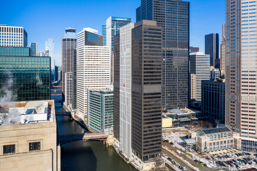 300 S Wacker Dr, Chicago, IL for rent - Primary Photo - Image 1 of 28