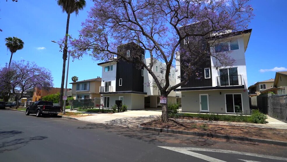 945 N Oxford Ave, Los Angeles 90029 UK