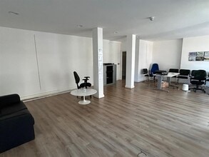 34 Crendon St, High Wycombe to rent Interior Photo- Image 2 of 3