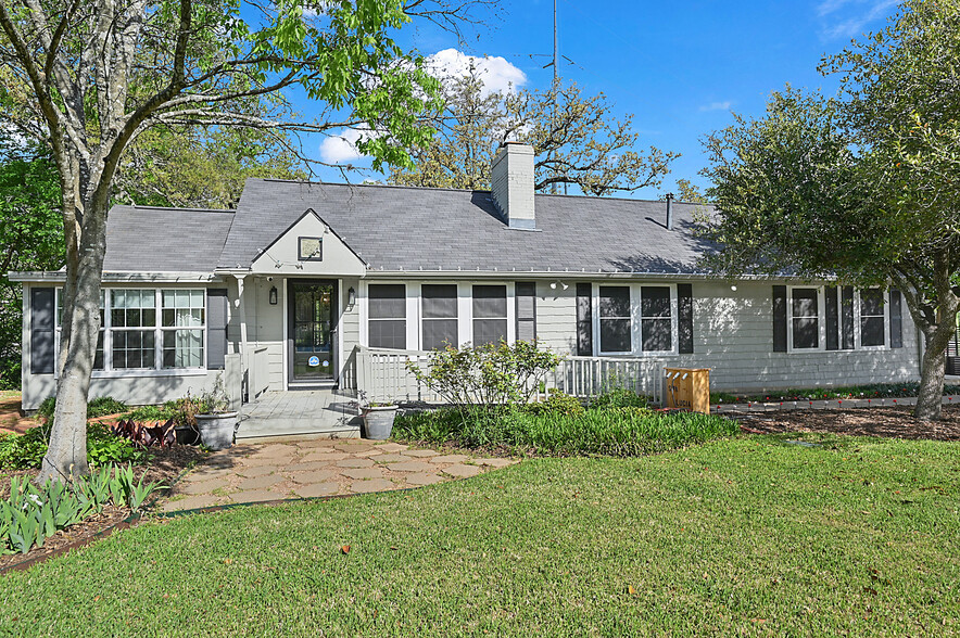 214 Elm Ave, Bryan, TX for rent - Primary Photo - Image 1 of 20