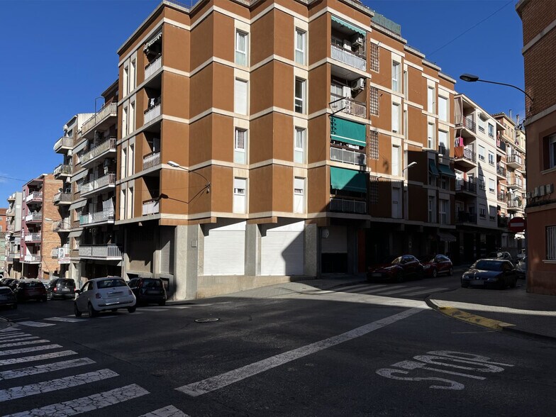 Retail in Manresa, Barcelona to rent - Building Photo - Image 1 of 4