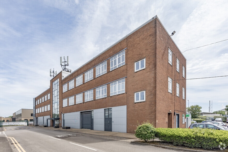 Titan Rd, Cardiff to rent - Building Photo - Image 3 of 3