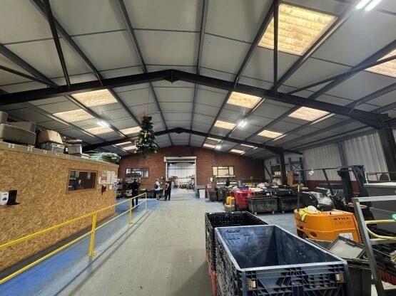 Talewater, Talaton to rent Interior Photo- Image 1 of 3