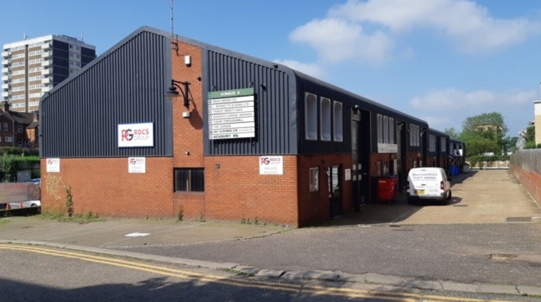 8 St James Rd, Brentwood for sale Primary Photo- Image 1 of 1