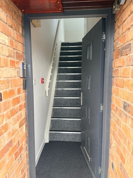 Temple Way, Birmingham to rent - Building Photo - Image 3 of 10