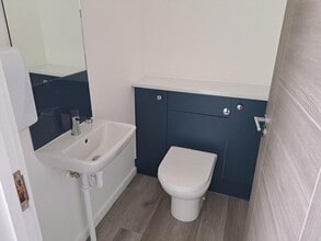 7-9 Bury Rd, Hatfield to rent Interior Photo- Image 2 of 2