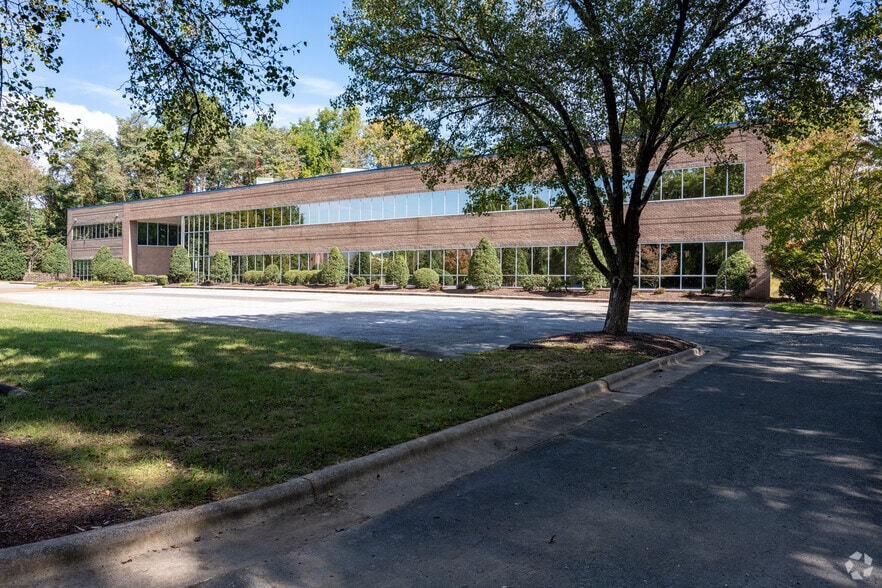 2 Pai Park, Greensboro, NC for sale - Building Photo - Image 1 of 27