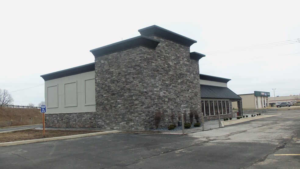 717 W Washington Center Rd, Fort Wayne, IN for sale - Building Photo - Image 1 of 1