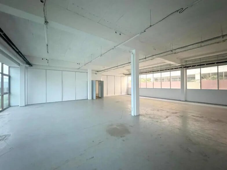 Light Industrial in Bezons to rent - Interior Photo - Image 3 of 14