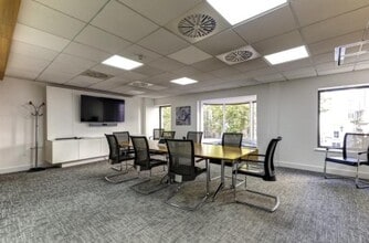 2 Hill St, Jersey to rent Interior Photo- Image 2 of 5