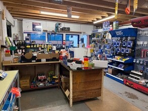 2 Colne Rd, Huddersfield to rent Interior Photo- Image 1 of 1