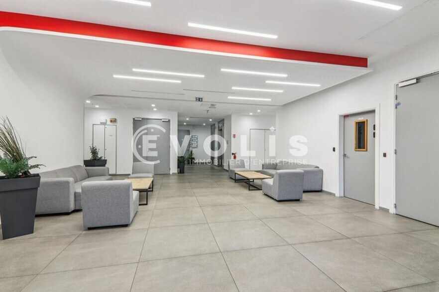 259 Avenue Du Général Leclerc, Maisons-Alfort to rent - Lobby - Image 2 of 14