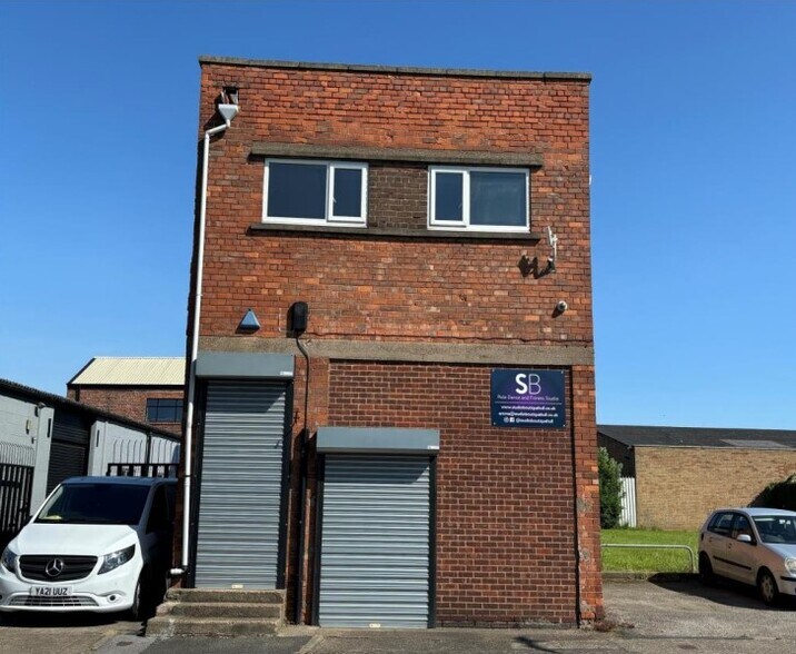 57 Spyvee St, Hull for sale - Building Photo - Image 1 of 1