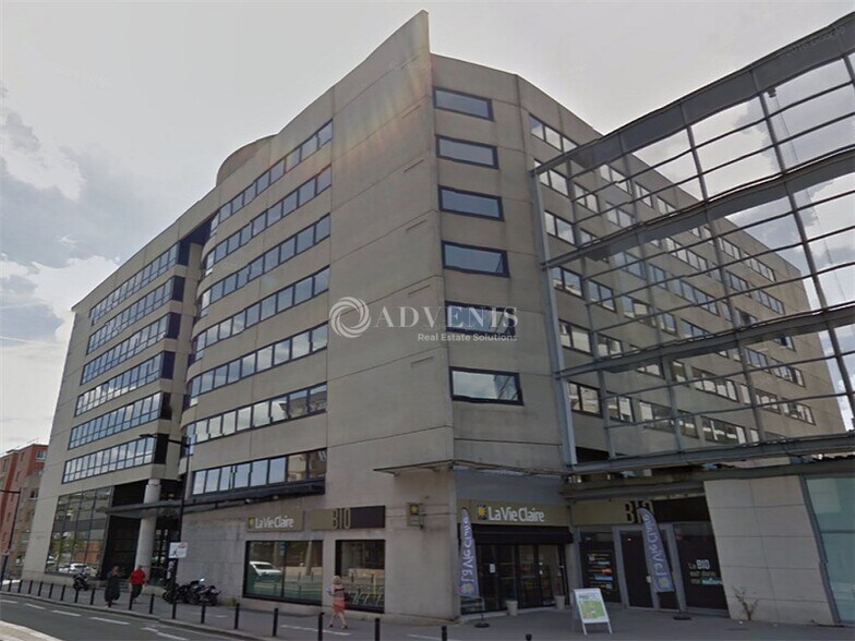 2 Boulevard Vauban, Montigny-le-Bretonneux to rent - Building Photo - Image 2 of 6