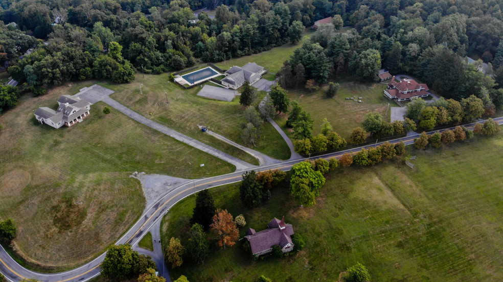 13308 Buena Vista Rd, Waynesboro, PA for sale - Aerial - Image 1 of 1