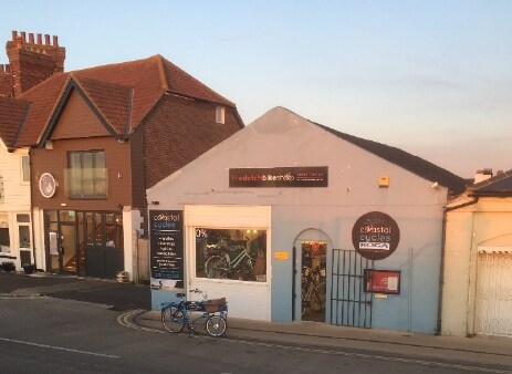 46a Pier Rd, Littlehampton for sale Primary Photo- Image 1 of 1