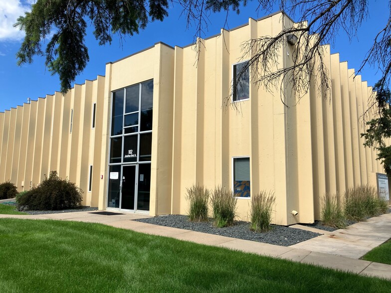102 Jonathan Blvd, Chaska, MN for sale - Building Photo - Image 1 of 1