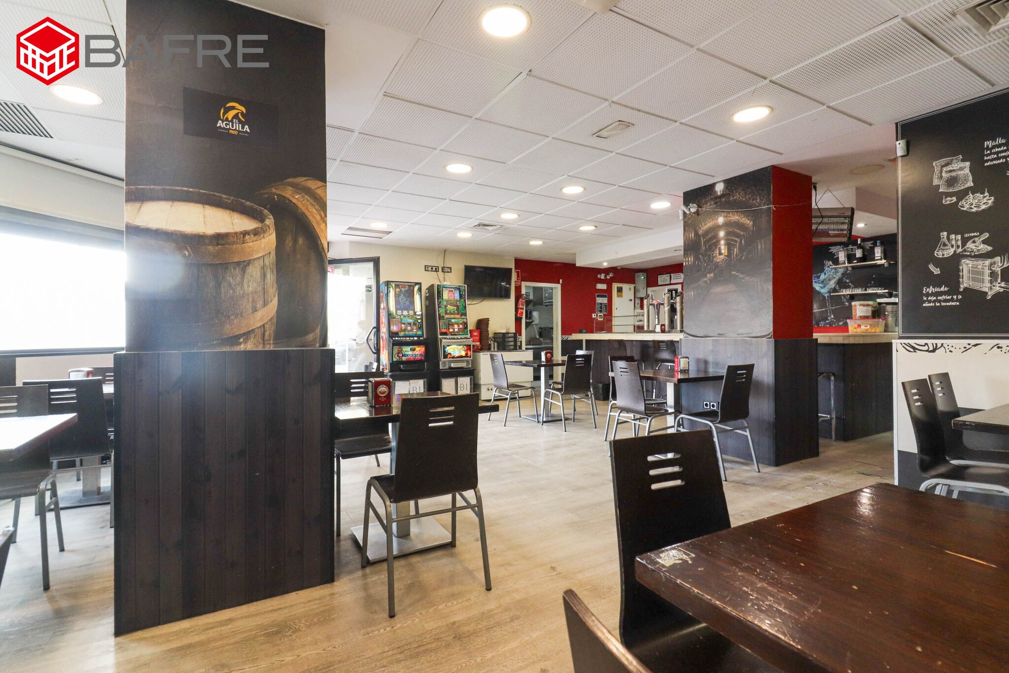 Retail in Madrid, Madrid to rent Interior Photo- Image 1 of 9