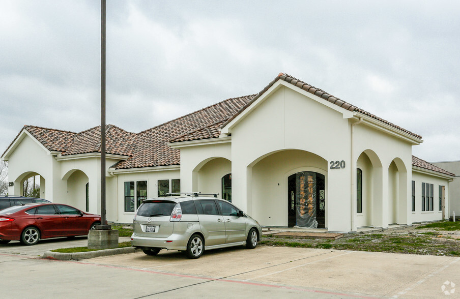 300 E Medical Center Blvd, Webster, TX for rent - Primary Photo - Image 2 of 2