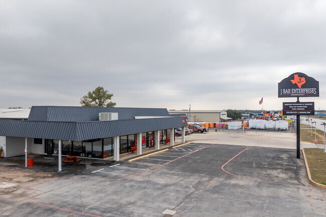 More details for 2105 S Water St, Burnet, TX - Retail for Sale