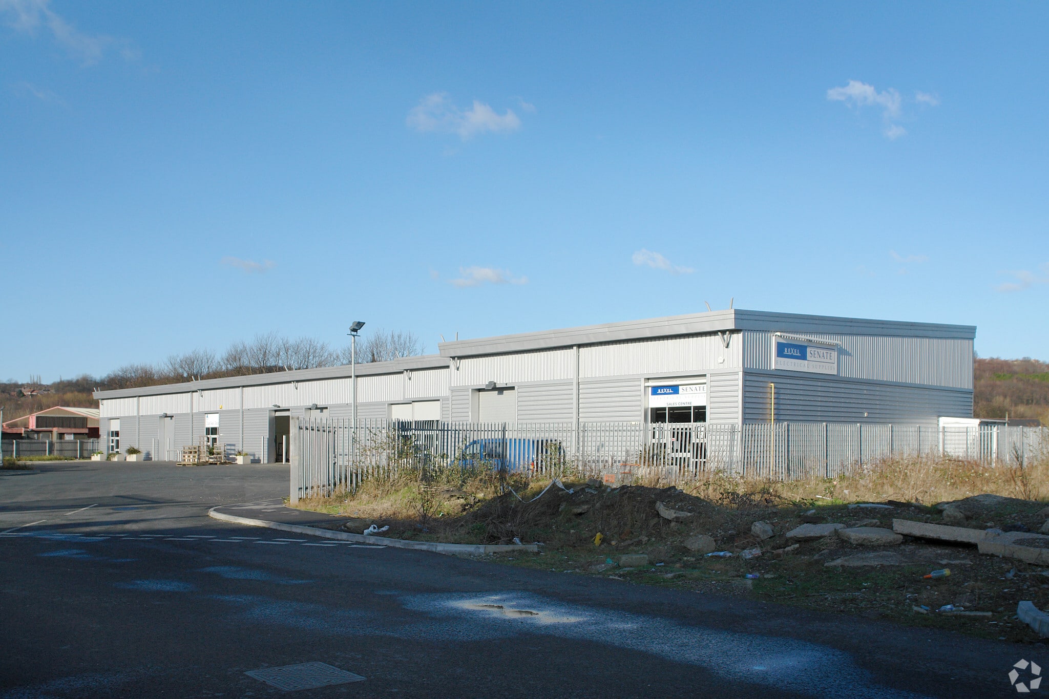 Leeds Rd, Huddersfield to rent Primary Photo- Image 1 of 3