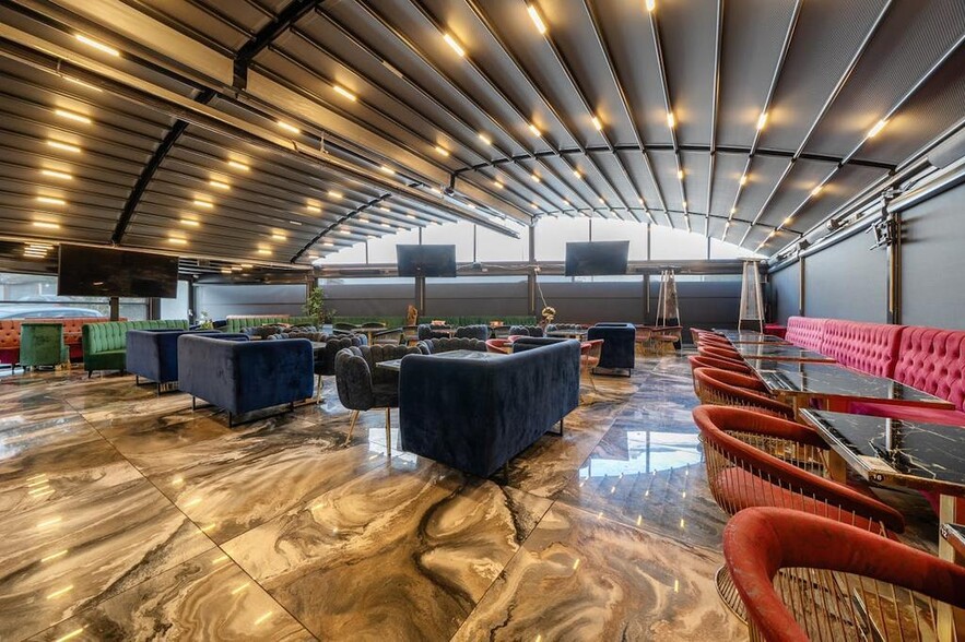 136 High St, Harrow to rent - Building Photo - Image 3 of 14