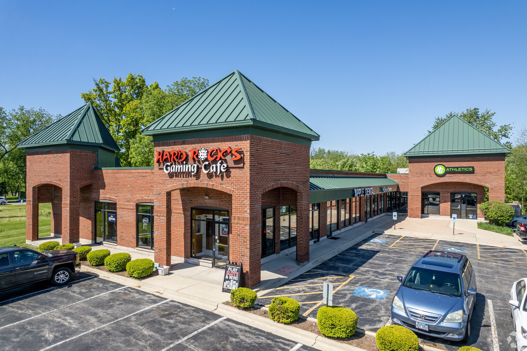 1120 N Main St, Glendale Heights, IL for sale Primary Photo- Image 1 of 1