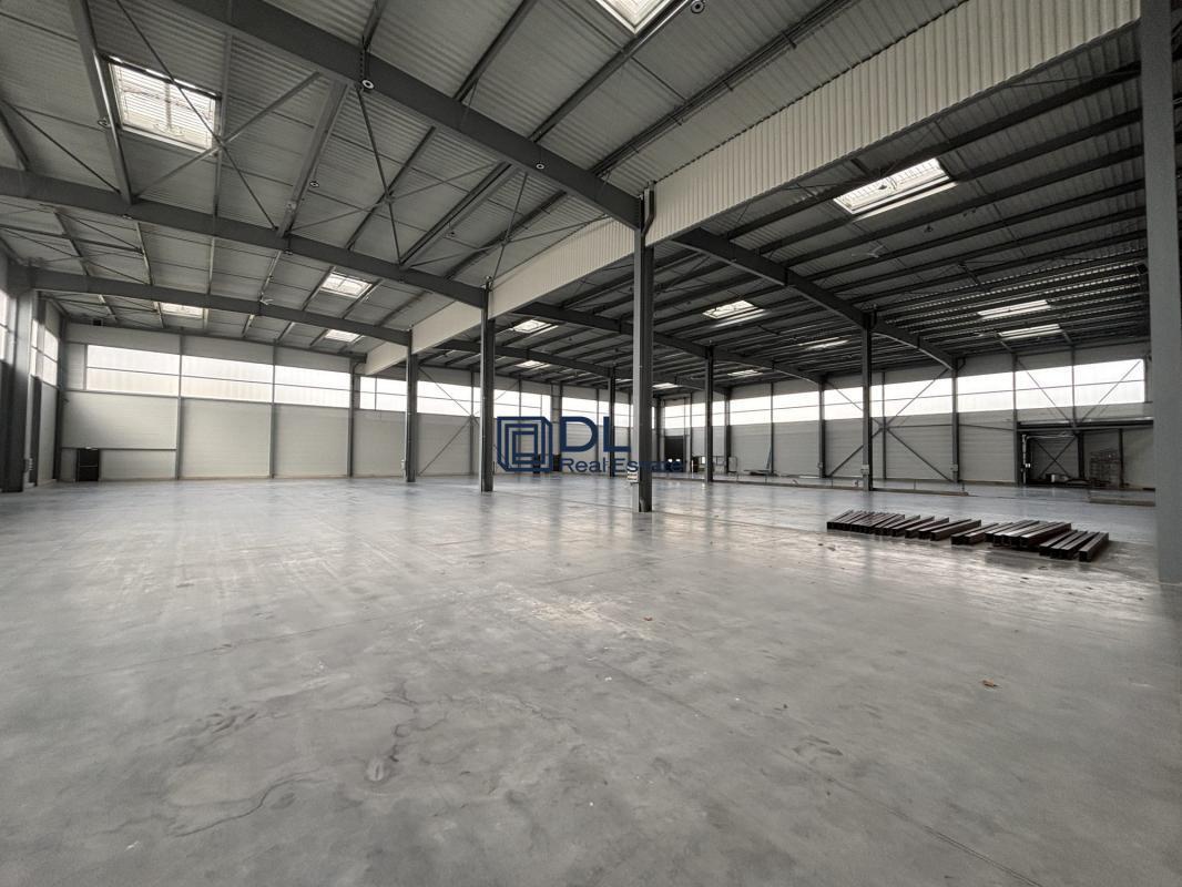 Industrial in Torcy to rent Building Photo- Image 1 of 9