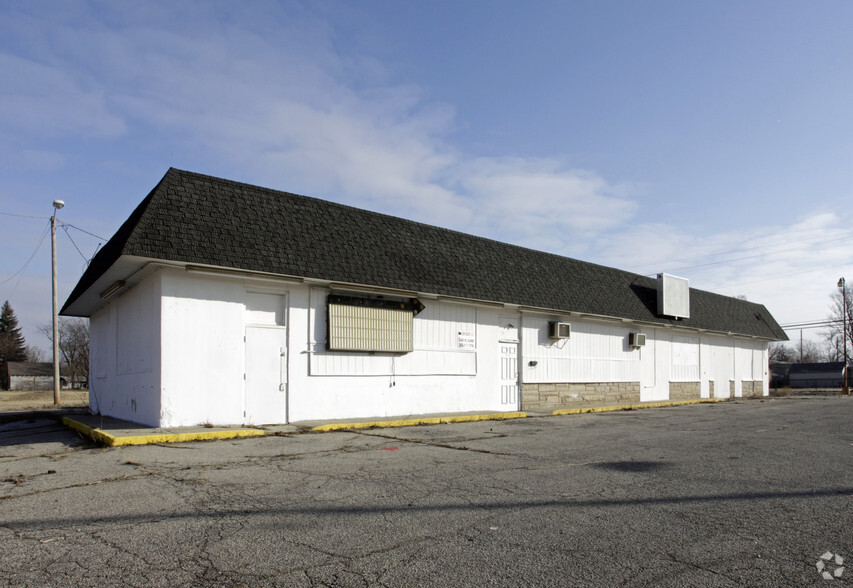 3131 E Pontiac St, Fort Wayne, IN for rent - Building Photo - Image 1 of 2