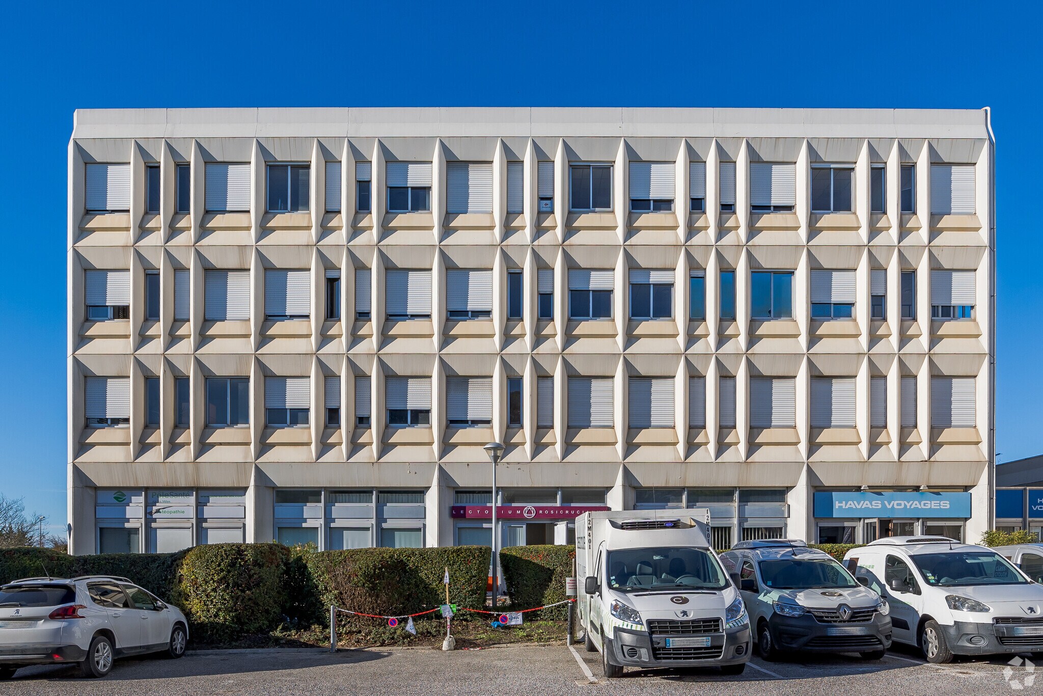 80 Rue Charles Duchesne, Aix-en-Provence for sale Building Photo- Image 1 of 15