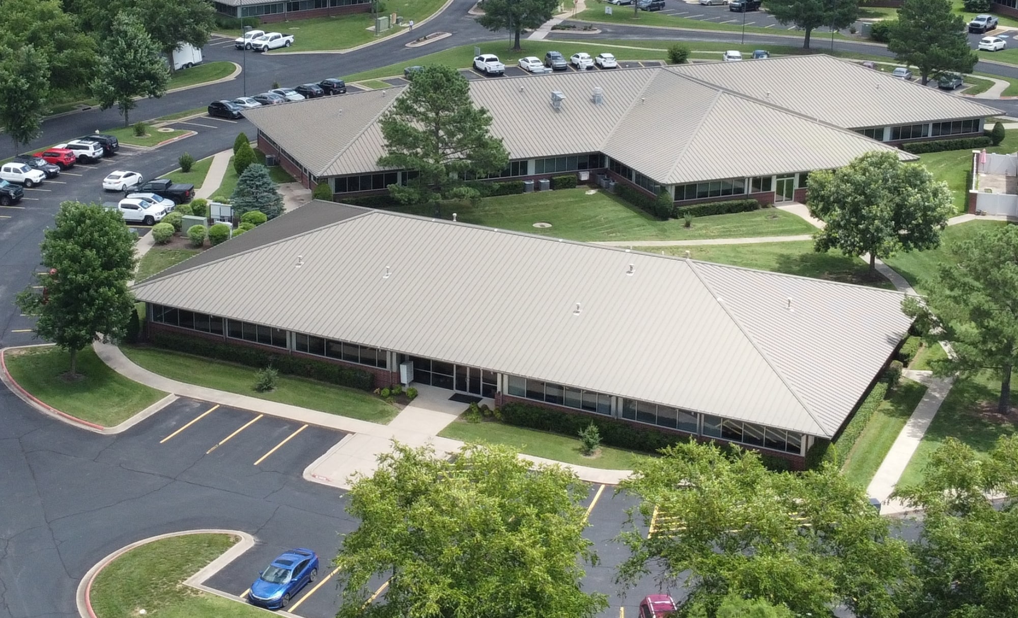 1005 Beau Terre Dr, Bentonville, AR to rent Interior Photo- Image 1 of 12