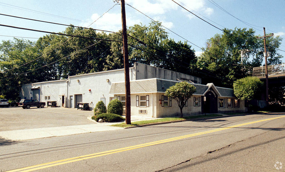 1465 Palisade Ave, Teaneck, NJ for sale - Building Photo - Image 3 of 11