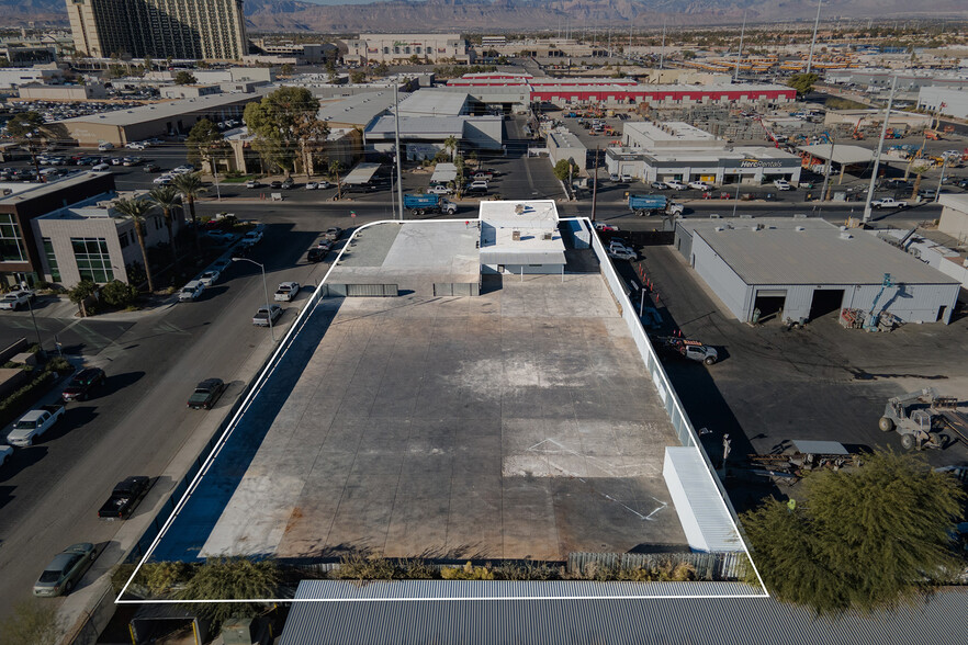 4570 Wynn Rd, Las Vegas, NV for rent - Building Photo - Image 3 of 14