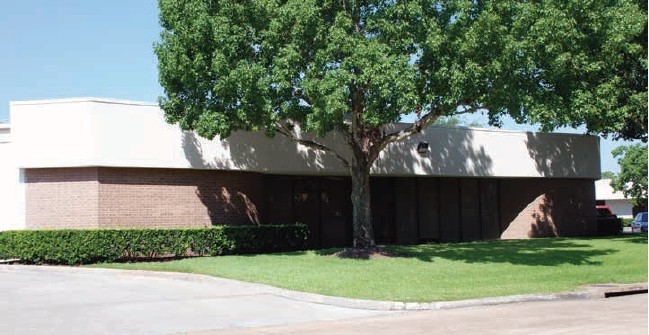 17449-17497 Village Green Dr, Houston, TX for rent - Building Photo - Image 1 of 8