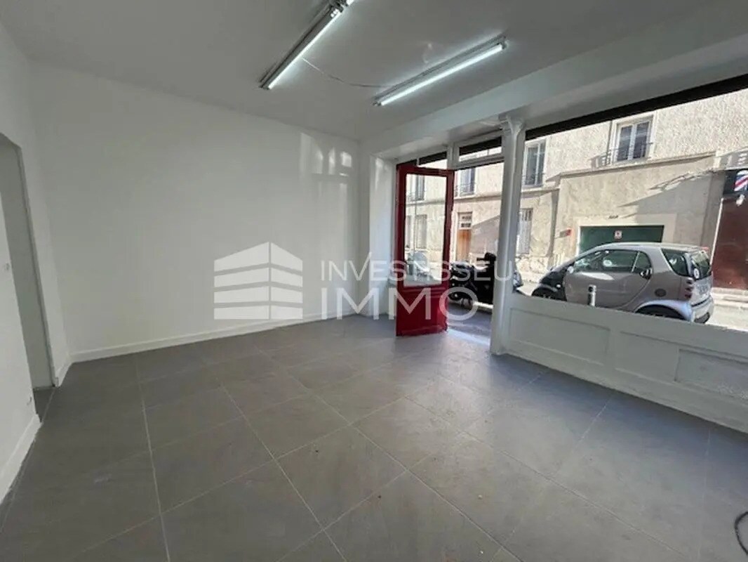 Retail in Aubervilliers for sale Interior Photo- Image 1 of 6