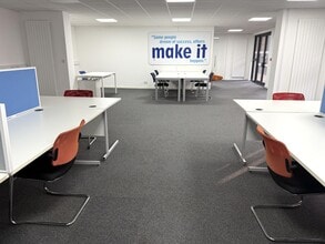 Howard Rd, Stanmore to rent Interior Photo- Image 2 of 15