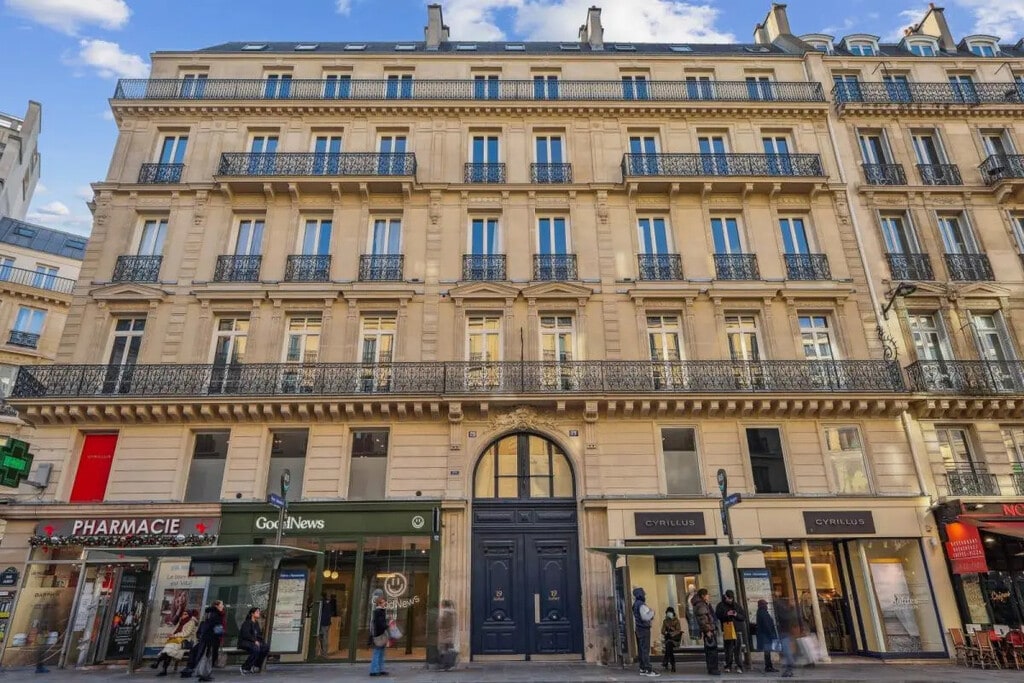 Location Bureaux 120 m² - Photo 1