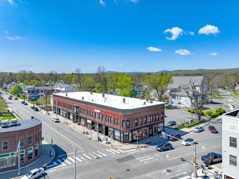 76-96 Maple St, Florence, MA for rent - Building Photo - Image 1 of 4