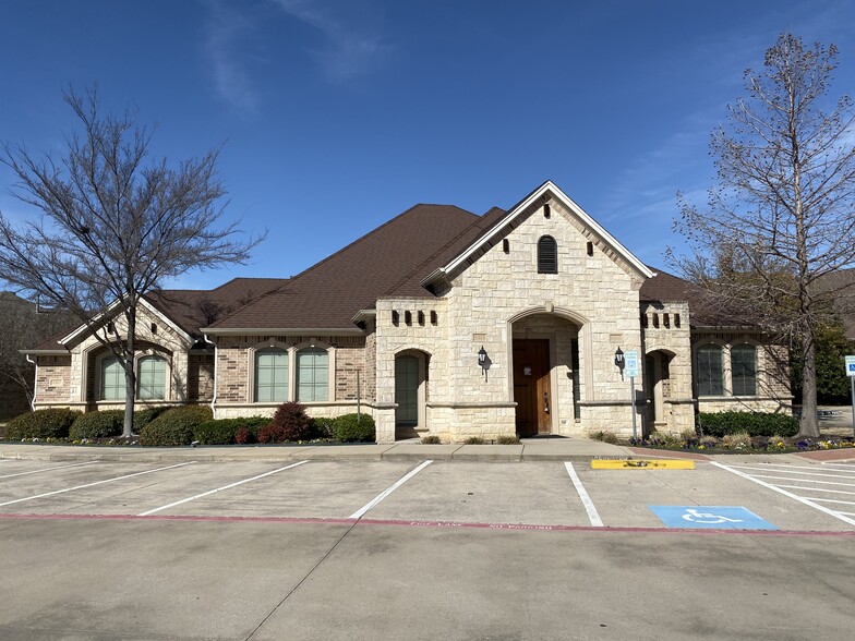 8313 Whitley Rd, Watauga, TX for rent - Building Photo - Image 1 of 13