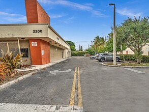 2200 N University Dr, Sunrise, FL for rent Building Photo- Image 2 of 51