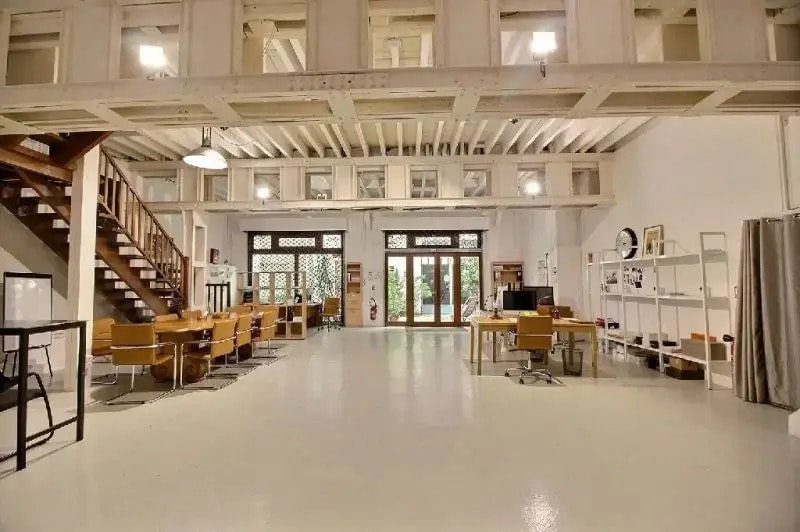 Location Commerce 170 m² - Photo 1