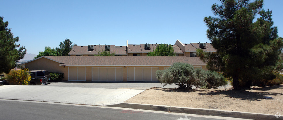 16462 Kalo Rd, Apple Valley, CA for sale - Primary Photo - Image 1 of 4