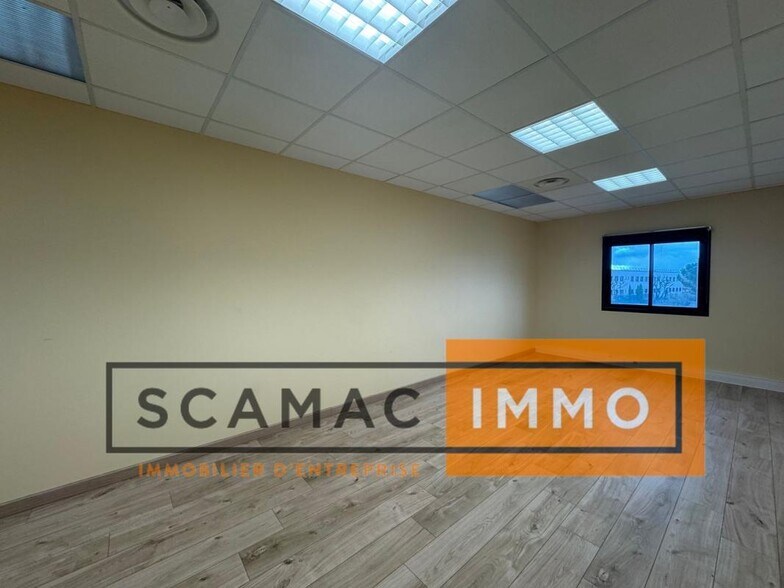 Office in Éguilles for sale - Building Photo - Image 1 of 9
